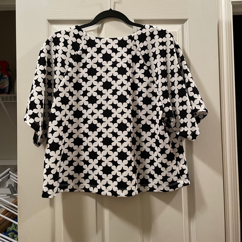 Patterned Top - Picture 3 of 5
